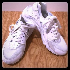 Nike Huarache Youth size 5.5